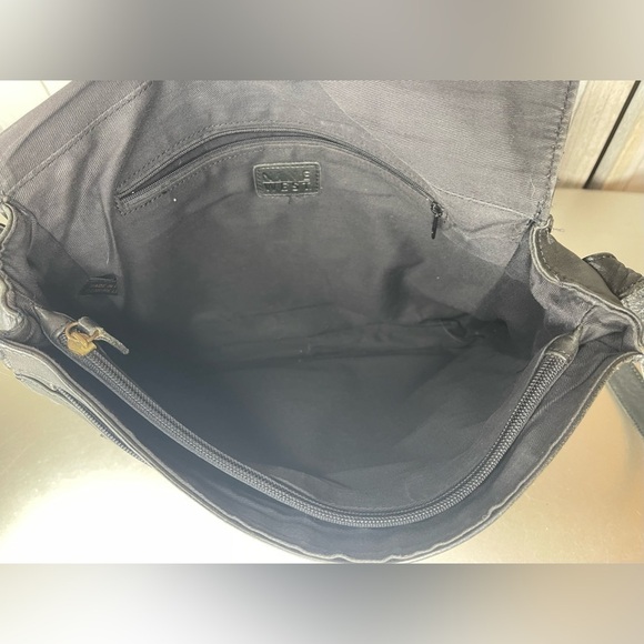 Vintage Nine West Black Distressed Leather Messenger Work Bag Purse - Picture 7 of 10